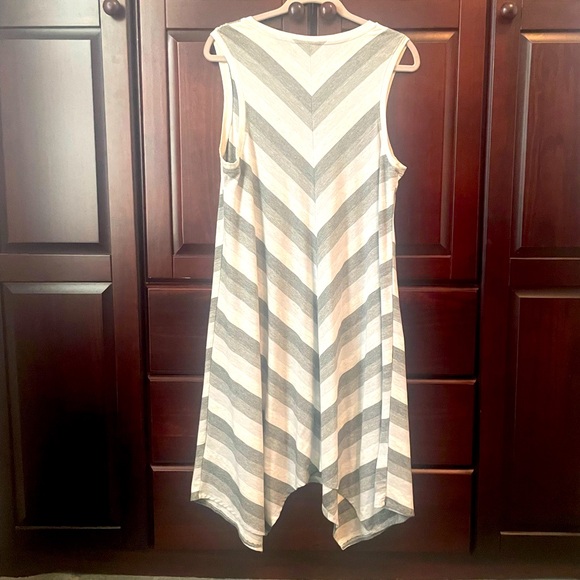 Mossimo Gray White Chevron Asymmetrical Dress - Picture 5 of 5